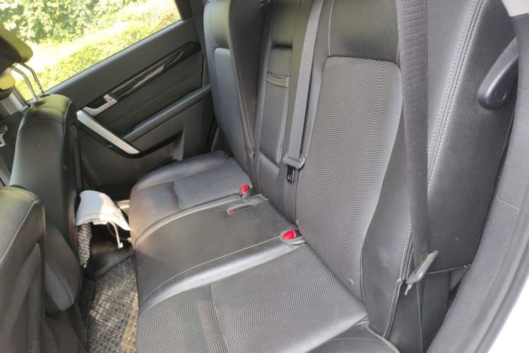 Used Chevrolet Captiva 2014 2.4L 4x4 Flagship Edition 7 Seats Left Rear Seat
