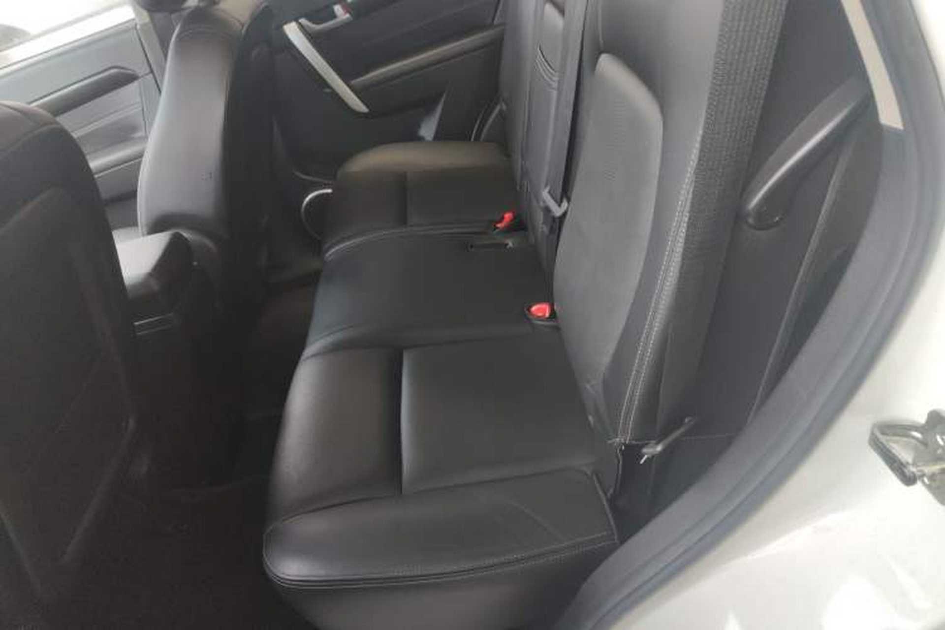Used Chevrolet Captiva 2014 2.4L Two-Wheel Drive Urban Version 7 Seats Left Rear Seat