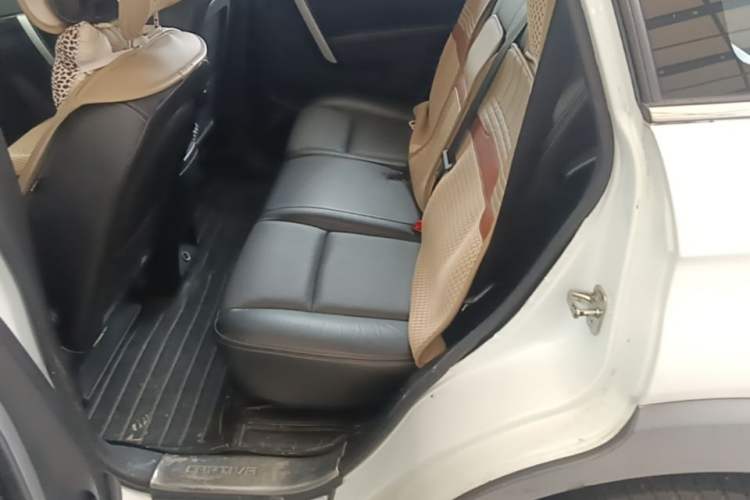 Used Chevrolet Captiva 2014 2.4L 4x4 Flagship Edition 7 Seats Left Rear Seat