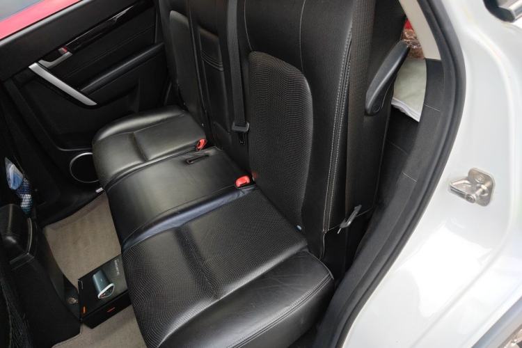 Used Chevrolet Captiva 2014 2.4L Two-Wheel Drive Urban Version 7 Seats Left Rear Seat