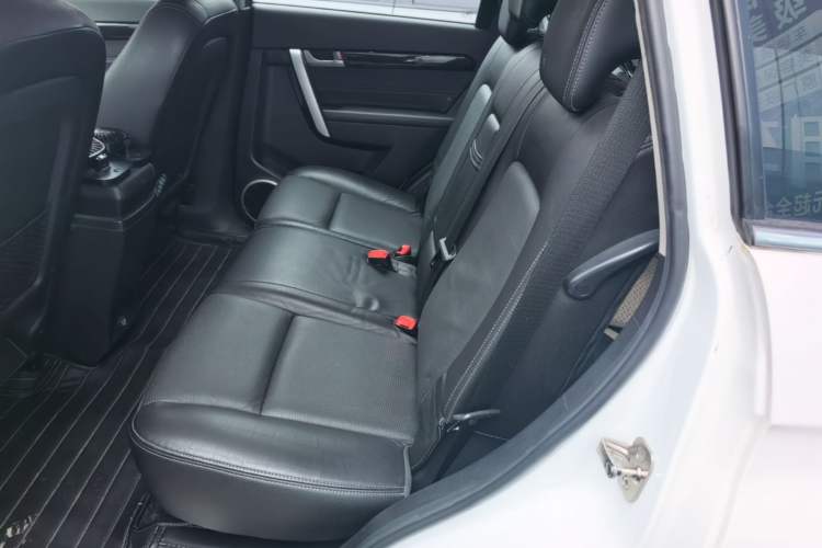 Used Chevrolet Captiva 2014 2.4L 4x4 Flagship Edition 7 Seats Left Rear Seat