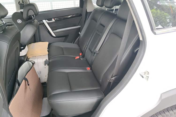 Used Chevrolet Captiva 2014 2.4L 4x4 Flagship Edition 7 Seats Left Rear Seat