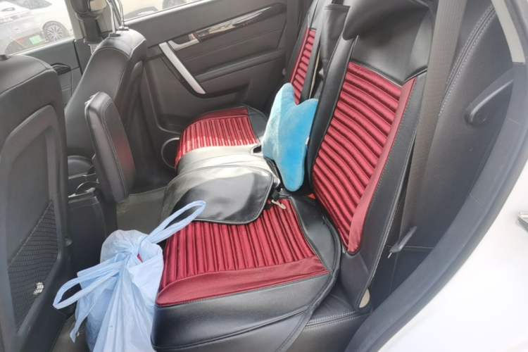 Used Chevrolet Captiva 2014 2.4L Two-Wheel Drive Urban Version 7 Seats Left Rear Seat