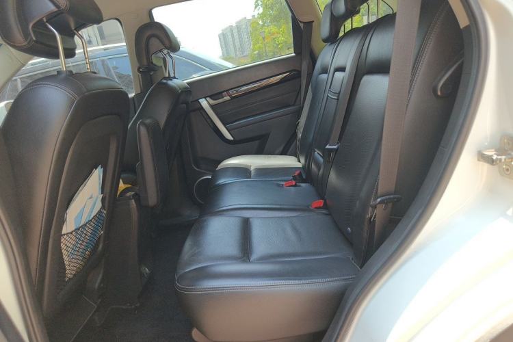 Used Chevrolet Captiva 2014 2.4L Two-Wheel Drive Urban Version 7 Seats Left Rear Seat