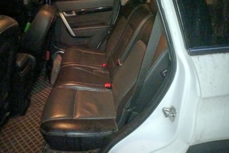Used Chevrolet Captiva 2014 2.4L Two-Wheel Drive Urban Version 7 Seats Left Rear Seat