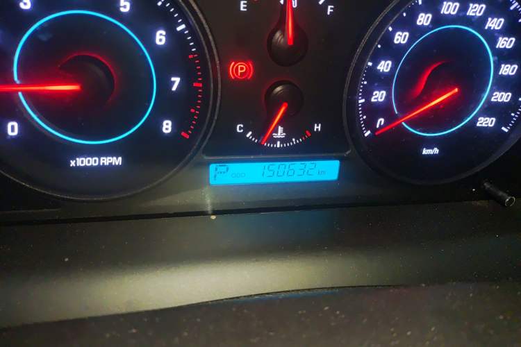 Used Chevrolet Captiva 2014 2.4L Two-Wheel Drive City Edition 5 Seats Odometer Close Up