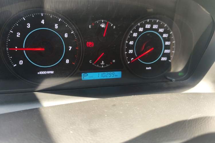 Used Chevrolet Captiva 2014 2.4L 4x4 Flagship Edition 7 Seats Odometer Close Up