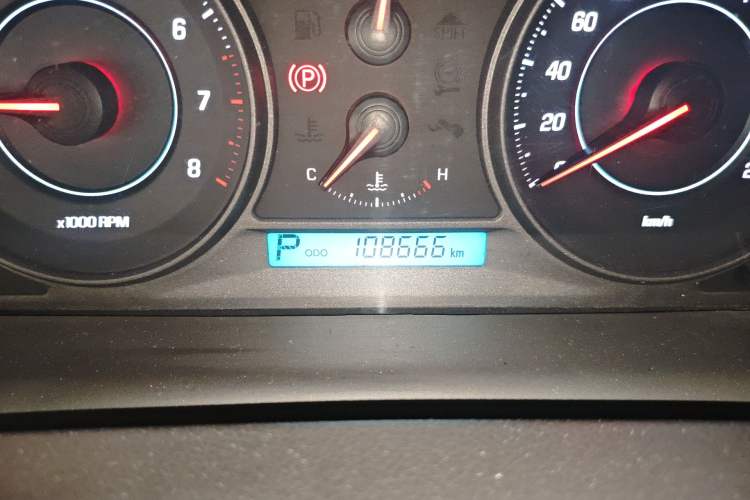 Used Chevrolet Captiva 2014 2.4L 4x4 Flagship Edition 7 Seats Odometer Close Up