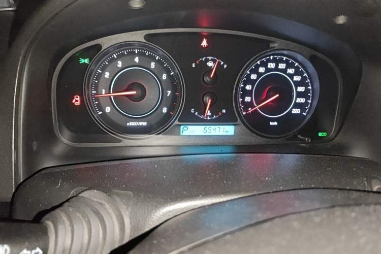 Used Chevrolet Captiva 2014 2.4L 4x4 Flagship Edition 7 Seats Odometer Close Up