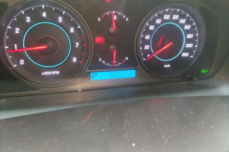 Used Chevrolet Captiva 2014 2.4L 4x4 Flagship Edition 7 Seats Odometer Close Up