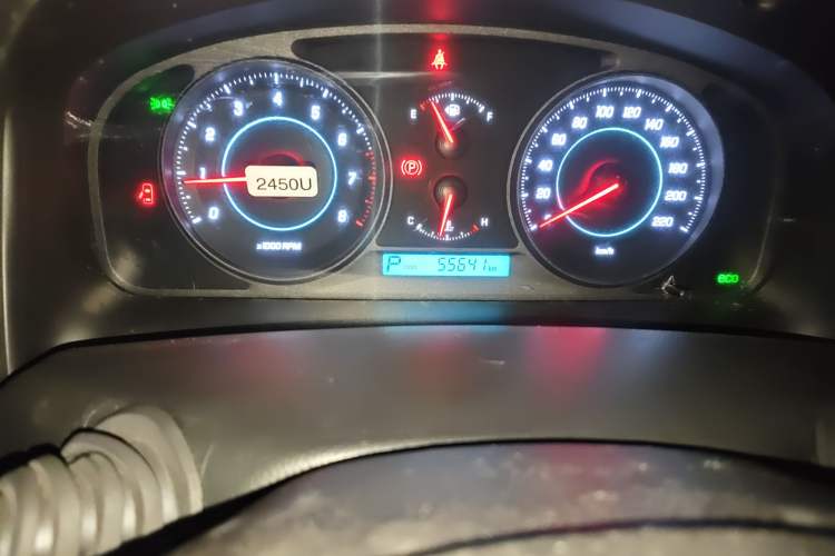 Used Chevrolet Captiva 2014 2.4L 4x4 Flagship Edition 7 Seats Odometer Close Up