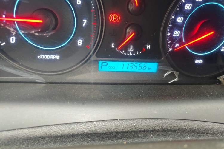 Used Chevrolet Captiva 2014 2.4L Two-Wheel Drive Urban Version 7 Seats Odometer Close Up
