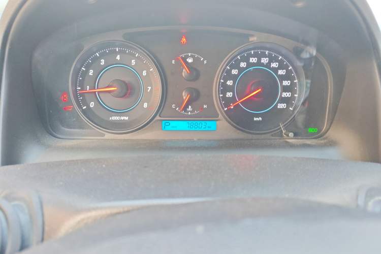 Used Chevrolet Captiva 2014 2.4L 4x4 Flagship Edition 7 Seats Odometer Close Up