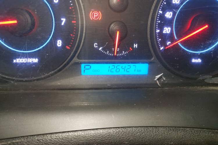 Used Chevrolet Captiva 2014 2.4L 4x4 Flagship Edition 7 Seats Odometer Close Up