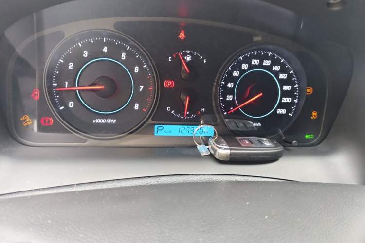 Used Chevrolet Captiva 2014 2.4L 4x4 Flagship Edition 7 Seats Odometer Close Up