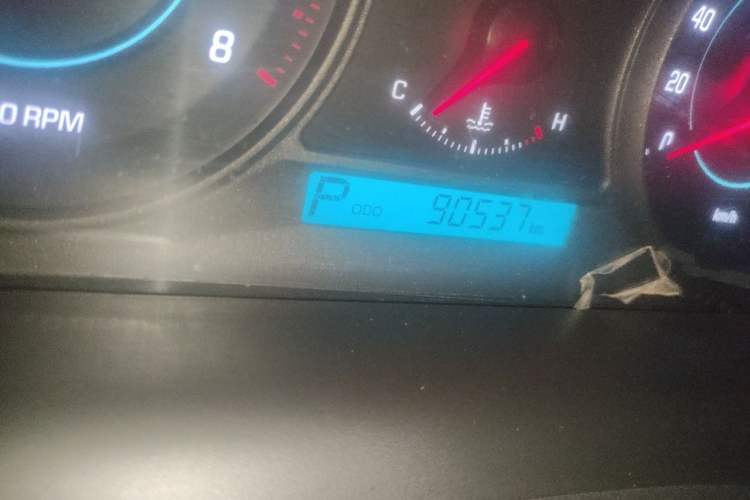 Used Chevrolet Captiva 2014 2.4L 4x4 Flagship Edition 7 Seats Odometer Close Up