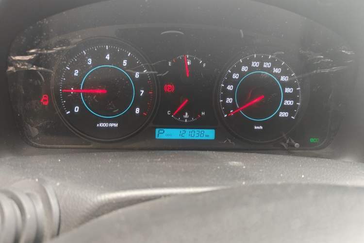 Used Chevrolet Captiva 2014 2.4L 4x4 Flagship Edition 7 Seats Odometer Close Up