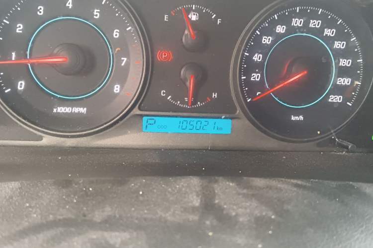 Used Chevrolet Captiva 2014 2.4L 4x4 Flagship Edition 7 Seats Odometer Close Up
