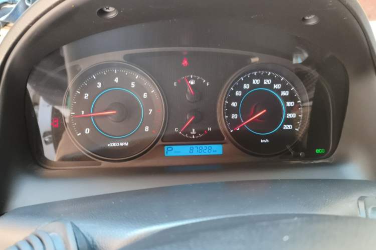 Used Chevrolet Captiva 2014 2.4L Two-Wheel Drive Urban Version 7 Seats Odometer Close Up