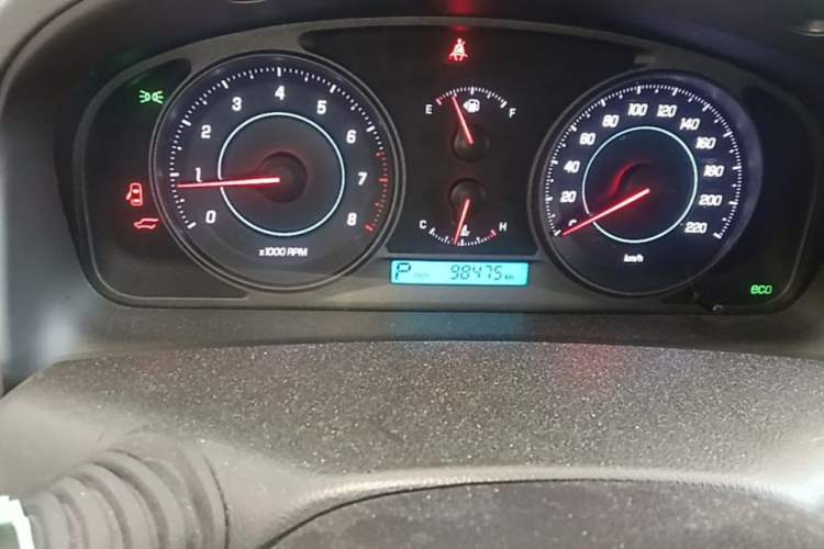 Used Chevrolet Captiva 2014 2.4L 4x4 Flagship Edition 7 Seats Odometer Close Up