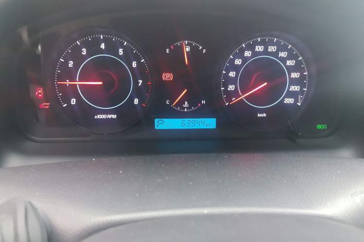 Used Chevrolet Captiva 2014 2.4L 4x4 Flagship Edition 7 Seats Odometer Close Up