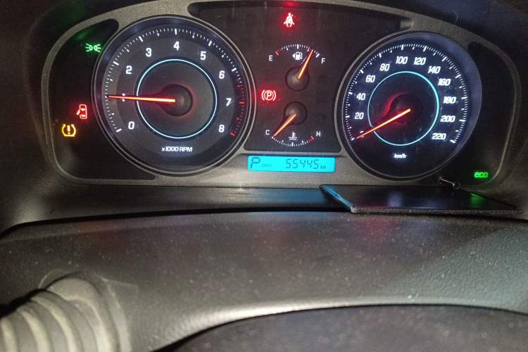 Used Chevrolet Captiva 2014 2.4L 4x4 Flagship Edition 7 Seats Odometer Close Up