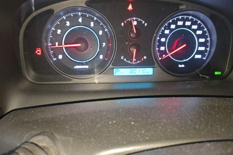 Used Chevrolet Captiva 2014 2.4L Two-Wheel Drive City Edition 5 Seats Odometer Close Up