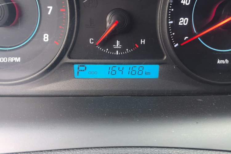 Used Chevrolet Captiva 2014 2.4L 4x4 Flagship Edition 7 Seats Odometer Close Up