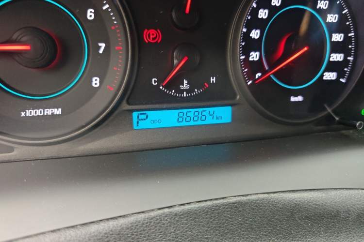 Used Chevrolet Captiva 2014 2.4L Two-Wheel Drive Urban Version 7 Seats Odometer Close Up