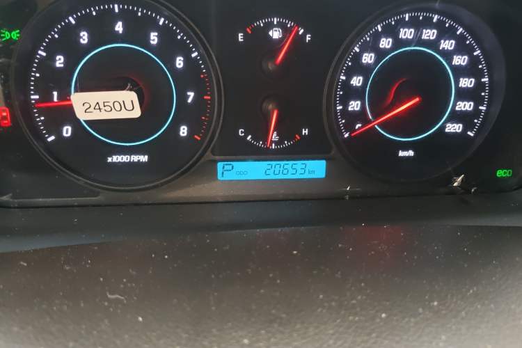 Used Chevrolet Captiva 2014 2.4L 4x4 Flagship Edition 7 Seats Odometer Close Up