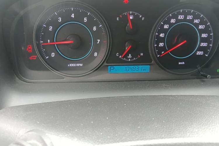 Used Chevrolet Captiva 2014 2.4L Two-Wheel Drive City Edition 5 Seats Odometer Close Up