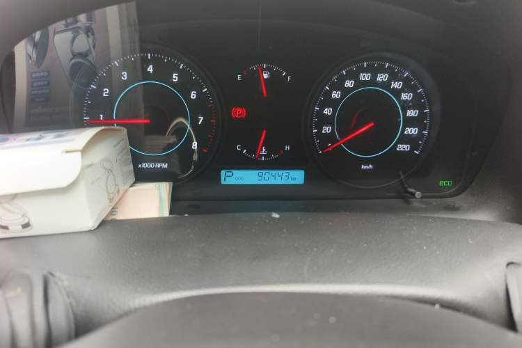 Used Chevrolet Captiva 2014 2.4L Two-Wheel Drive Urban Version 7 Seats Odometer Close Up