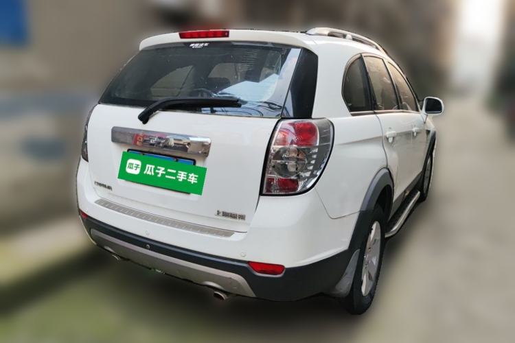 Used Chevrolet Captiva 2014 2.4L Two-Wheel Drive Urban Version 7 Seats Rear Right 45 Deg