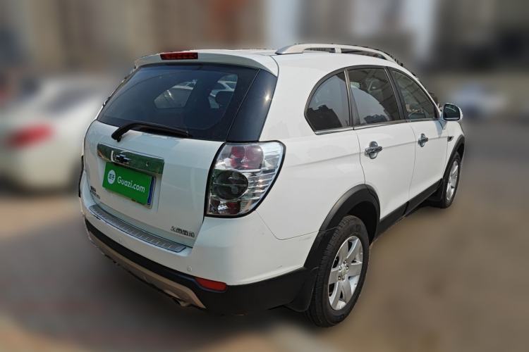 Used Chevrolet Captiva 2014 2.4L Two-Wheel Drive Urban Version 7 Seats Rear Right 45 Deg