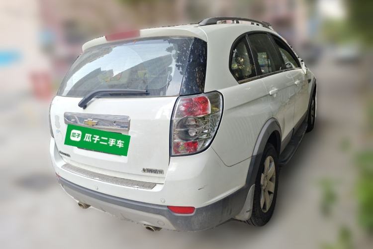 Used Chevrolet Captiva 2014 2.4L Two-Wheel Drive Urban Version 7 Seats Rear Right 45 Deg