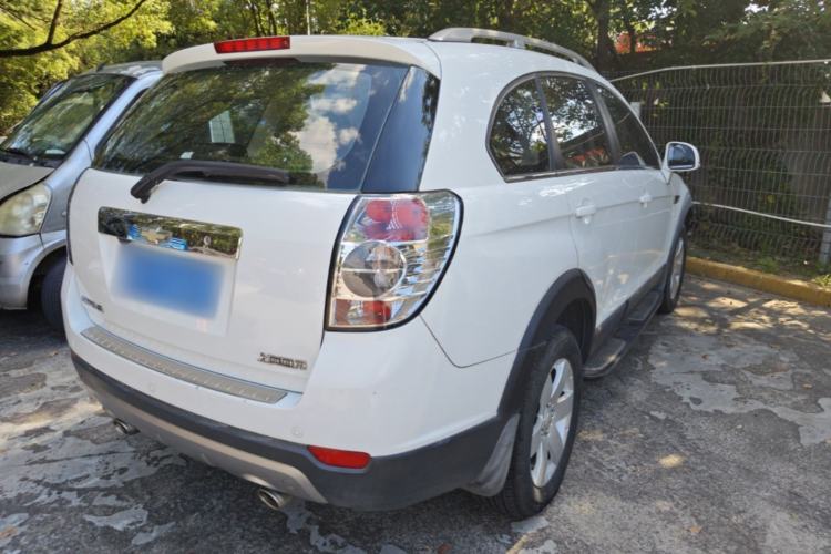 Used Chevrolet Captiva 2014 2.4L Two-Wheel Drive Urban Version 7 Seats Rear Right 45 Deg