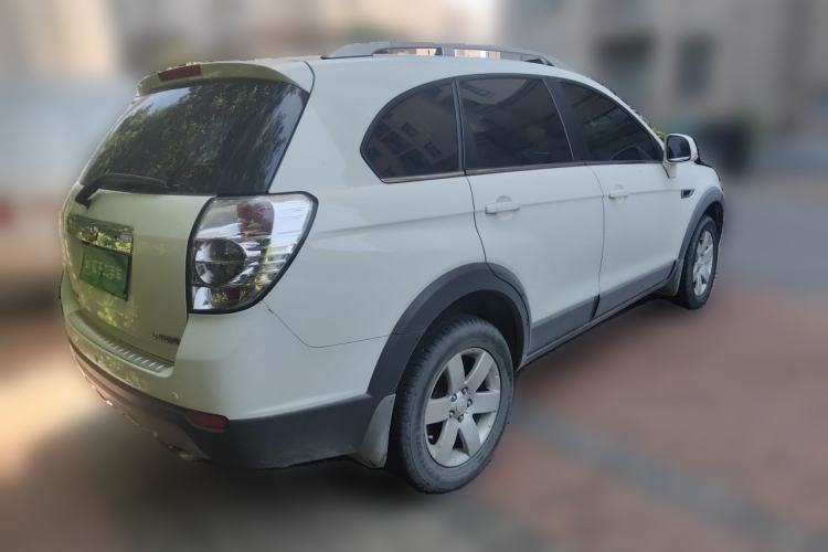 Used Chevrolet Captiva 2014 2.4L Two-Wheel Drive Urban Version 7 Seats Rear Right 45 Deg