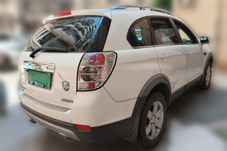 Used Chevrolet Captiva 2014 2.4L Two-Wheel Drive Urban Version 7 Seats Rear Right 45 Deg