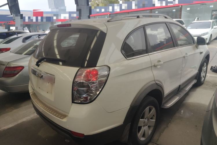 Used Chevrolet Captiva 2014 2.4L Two-Wheel Drive Urban Version 7 Seats Rear Right 45 Deg