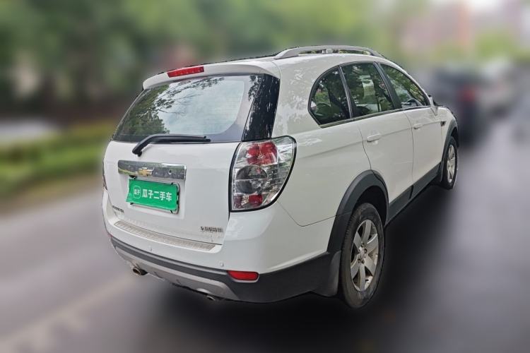 Used Chevrolet Captiva 2014 2.4L Two-Wheel Drive Urban Version 7 Seats Rear Right 45 Deg