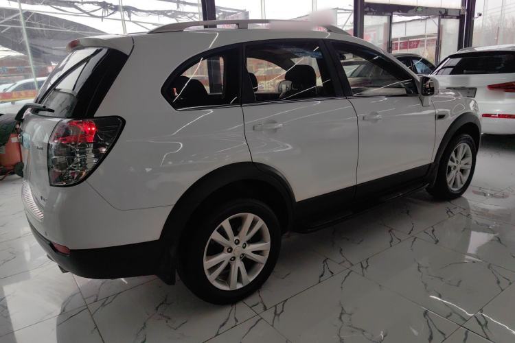 Used Chevrolet Captiva 2014 2.4L 4x4 Flagship Edition 7 Seats Rear Right 45 Deg