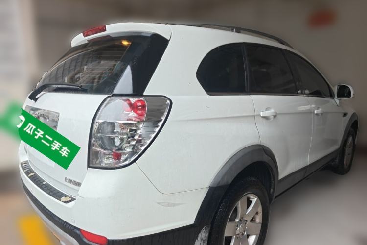 Used Chevrolet Captiva 2014 2.4L Two-Wheel Drive Urban Version 7 Seats Rear Right 45 Deg