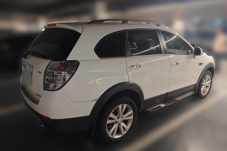 Used Chevrolet Captiva 2014 2.4L 4x4 Flagship Edition 7 Seats Rear Right 45 Deg