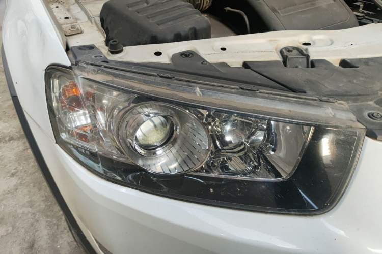 Used Chevrolet Captiva 2014 2.4L Two-Wheel Drive Urban Version 7 Seats Right Front Headlight