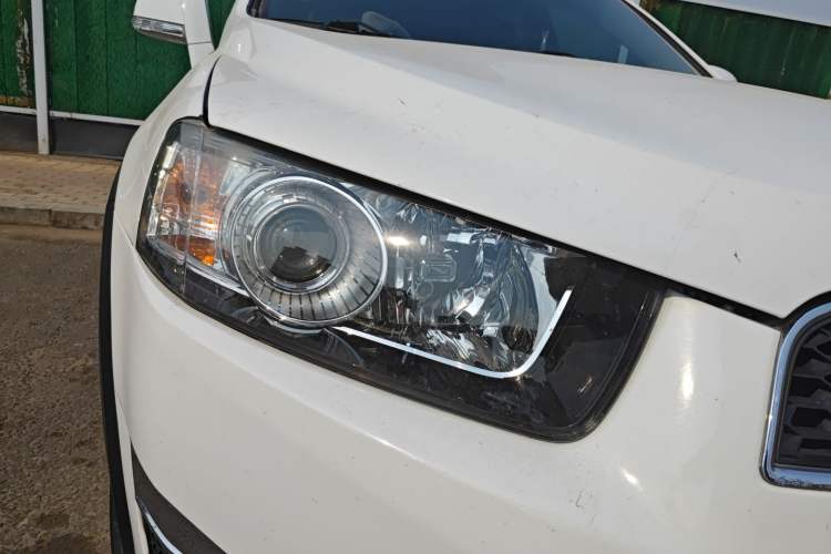 Used Chevrolet Captiva 2014 2.4L Two-Wheel Drive Urban Version 7 Seats Right Front Headlight
