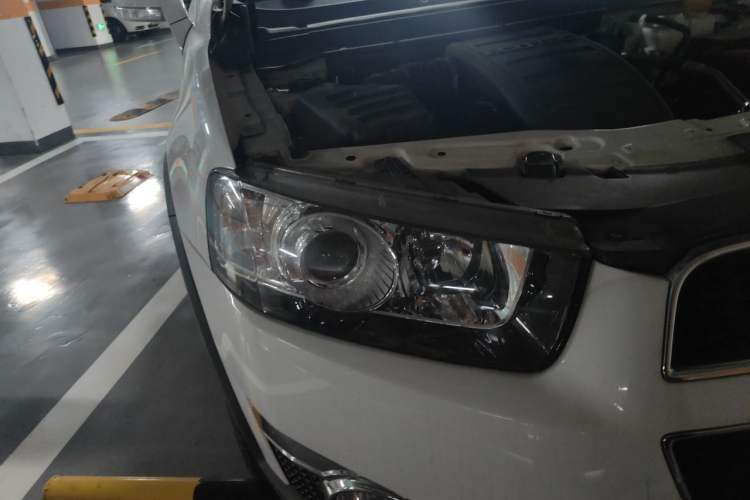 Used Chevrolet Captiva 2014 2.4L 4x4 Flagship Edition 7 Seats Right Front Headlight