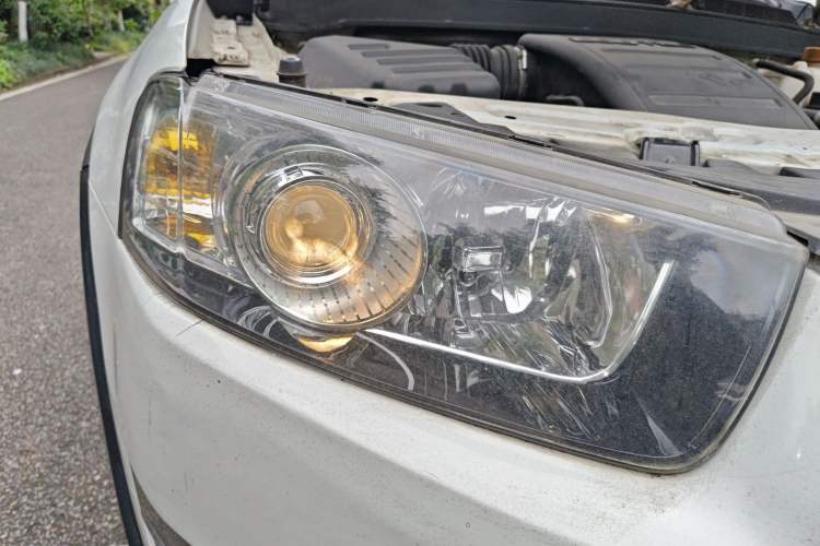 Used Chevrolet Captiva 2014 2.4L Two-Wheel Drive City Edition 5 Seats Right Front Headlight