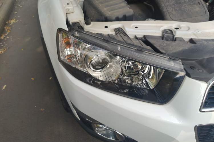 Used Chevrolet Captiva 2014 2.4L 4x4 Flagship Edition 7 Seats Right Front Headlight