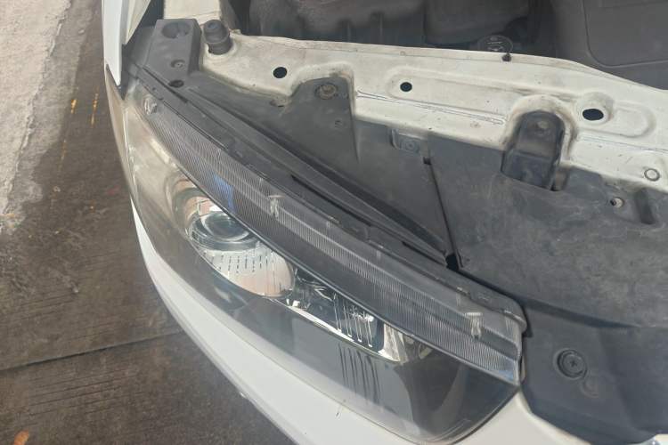 Used Chevrolet Captiva 2014 2.4L 4x4 Flagship Edition 7 Seats Right Front Headlight