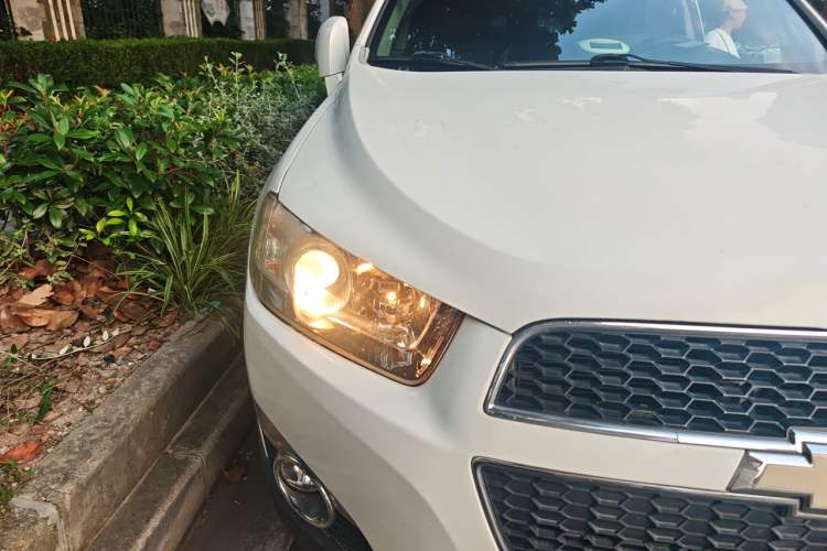 Used Chevrolet Captiva 2014 2.4L 4x4 Flagship Edition 7 Seats Right Front Headlight